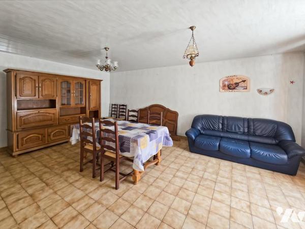 A VENDRE - MAISON DE VILLE - 3 CHAMBRES - ERNEE