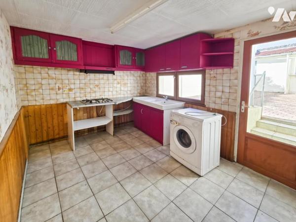 A VENDRE - MAISON DE VILLE - 3 CHAMBRES - ERNEE