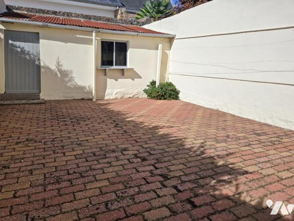A VENDRE - MAISON DE VILLE - 3 CHAMBRES - ERNEE