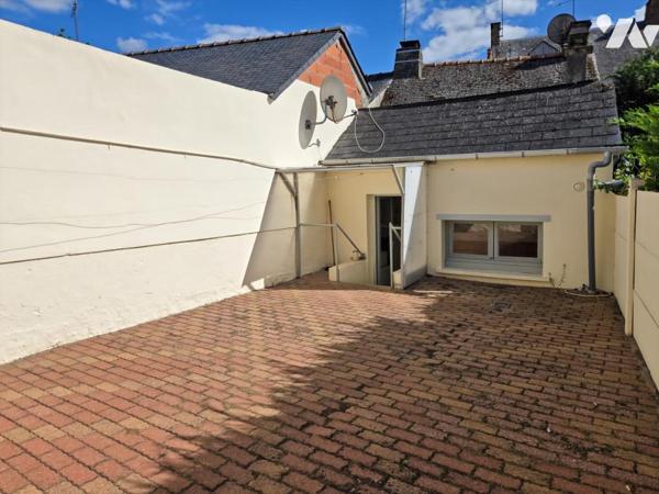 A VENDRE - MAISON DE VILLE - 3 CHAMBRES - ERNEE