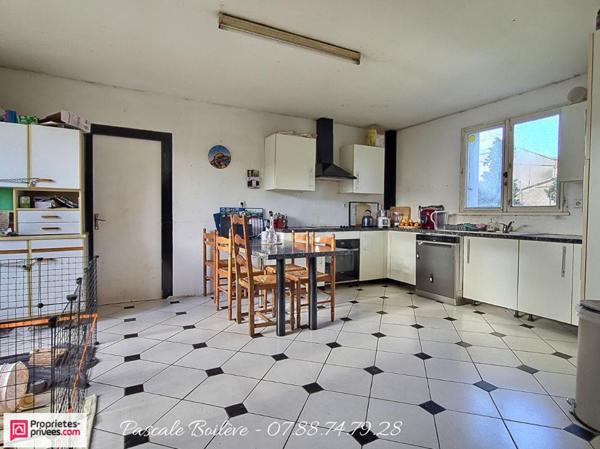 Longère 167 m² , 6 chambres  - Mouliherne (49390)