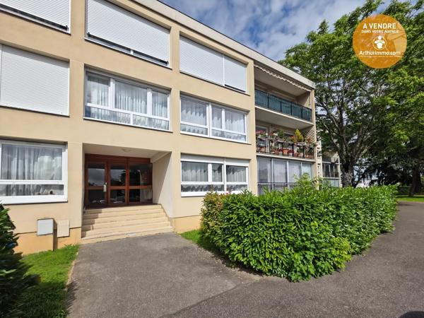 Vente                                                      Appartement
                        
                     4 pièces                      79 m2                     à Évry-Courcouronnes