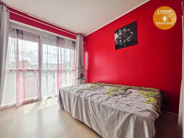 Vente                                                      Appartement
                        
                     4 pièces                      79 m2                     à Évry-Courcouronnes
