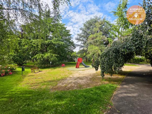 Vente                                                      Appartement
                        
                     4 pièces                      79 m2                     à Évry-Courcouronnes
