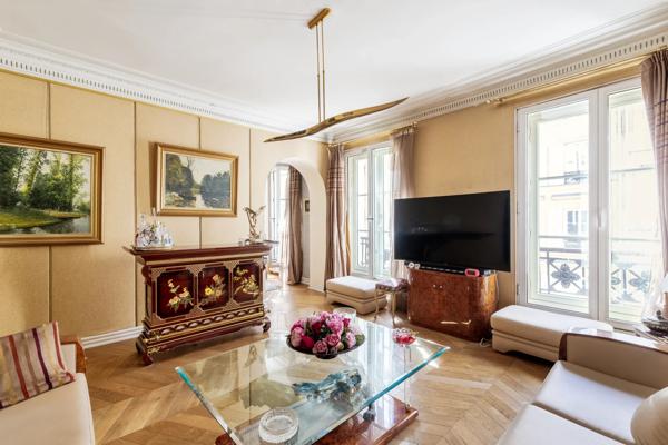 Appartement Paris 9 e - SAINT-GEORGES / HENRY MONNIER