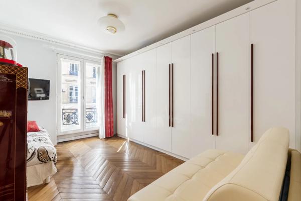 Appartement Paris 9 e - SAINT-GEORGES / HENRY MONNIER