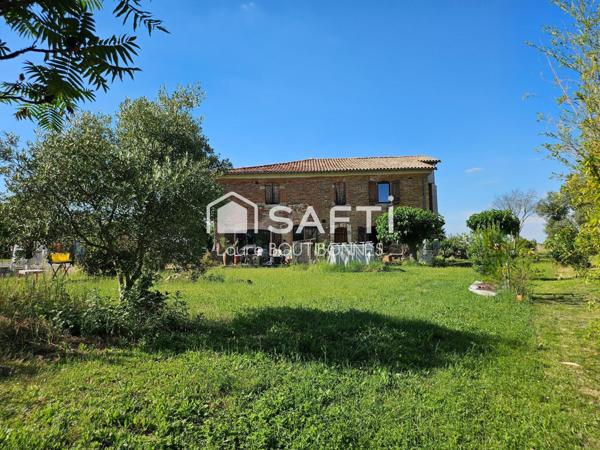 Maisons de caractère de 1700 avec cachet et pigeonnier