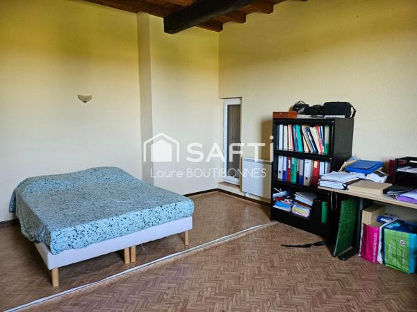 Maisons de caractère de 1700 avec cachet et pigeonnier