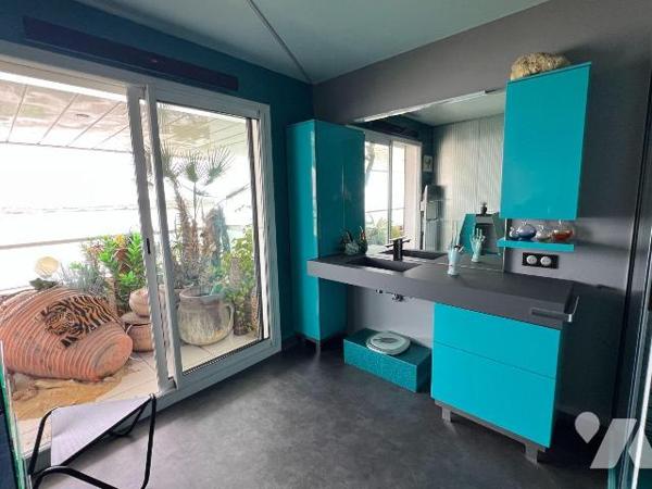 A ARCACHON - GIRONDE (33)
Superbe DUPLEX en 1ère ligne dans résidence de standing avec doubles...