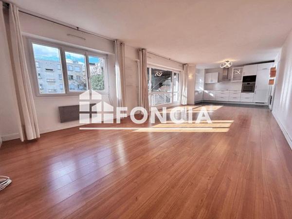 Location Appartement 4 pièces 94.4 m² - Suresnes 92150