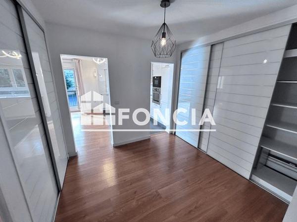 Location Appartement 4 pièces 94.4 m² - Suresnes 92150