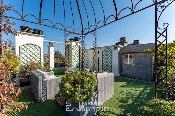 Appartement rénové en dernier étage avec toit terrasse de 85 m² à Versailles