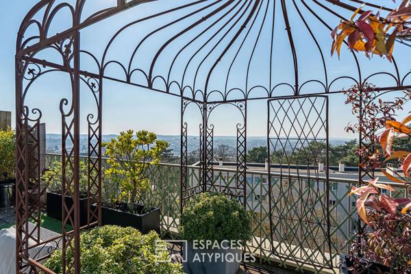 Appartement rénové en dernier étage avec toit terrasse de 85 m² à Versailles
