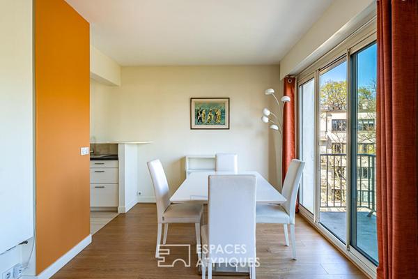 Appartement rénové en dernier étage avec toit terrasse de 85 m² à Versailles
