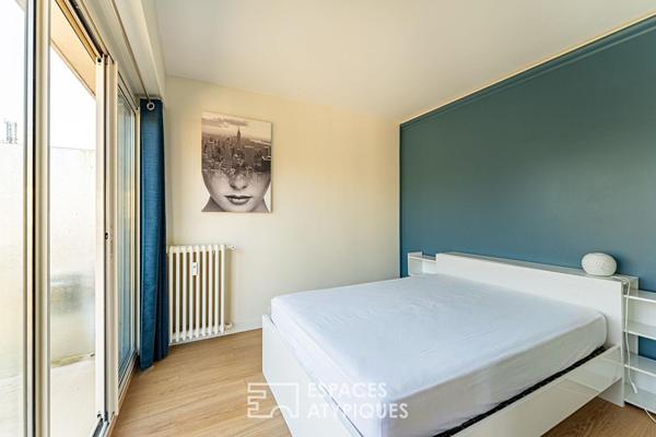 Appartement rénové en dernier étage avec toit terrasse de 85 m² à Versailles