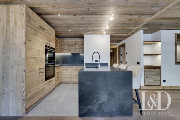 Appartement raffiné dans chalet intimiste, calme absolu à deux pas du centre