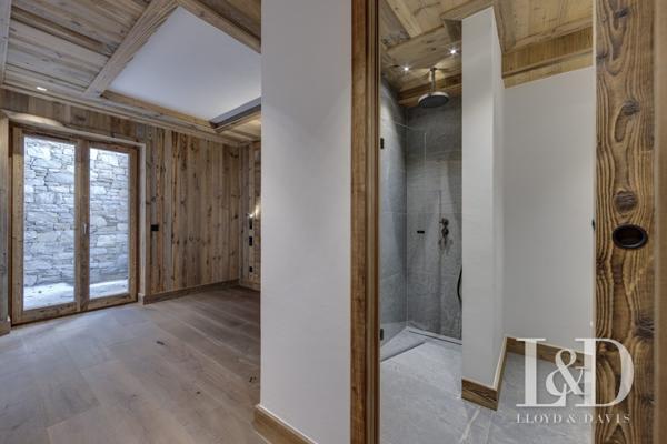 Appartement raffiné dans chalet intimiste, calme absolu à deux pas du centre