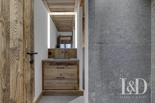 Appartement raffiné dans chalet intimiste, calme absolu à deux pas du centre