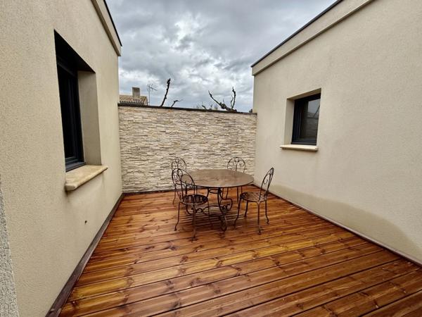 Maison individuelle avec 4 chambres à l'Isle sur La Sorgue avec piscine à deux pas du centre ville