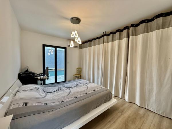 Maison individuelle avec 4 chambres à l'Isle sur La Sorgue avec piscine à deux pas du centre ville