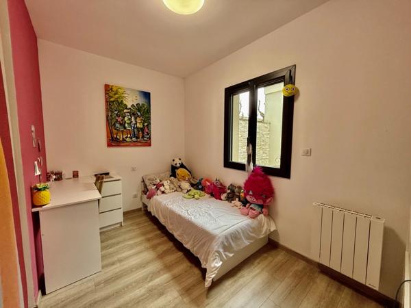 Maison individuelle avec 4 chambres à l'Isle sur La Sorgue avec piscine à deux pas du centre ville