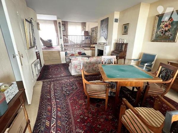 Venez découvrir ce magnifique appartement  en Duplex en rez de jardin DIGUE DE MER, garage et 2...