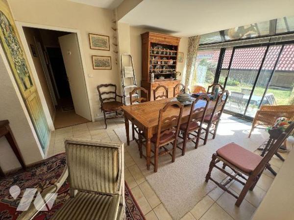 Venez découvrir ce magnifique appartement  en Duplex en rez de jardin DIGUE DE MER, garage et 2...