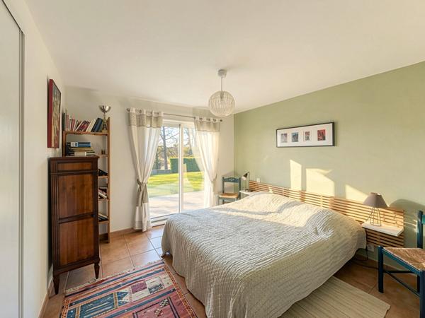 Maison d'architecte de 290m², 5 chambres et vie de plain pied. Résidence privée - Saint Caradec, Hennebont.