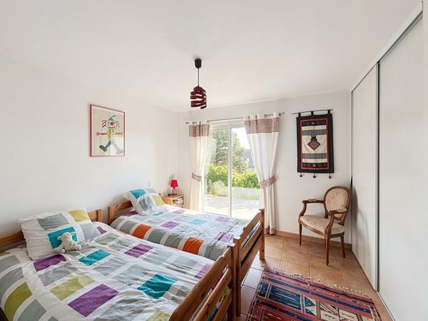 Maison d'architecte de 290m², 5 chambres et vie de plain pied. Résidence privée - Saint Caradec, Hennebont.