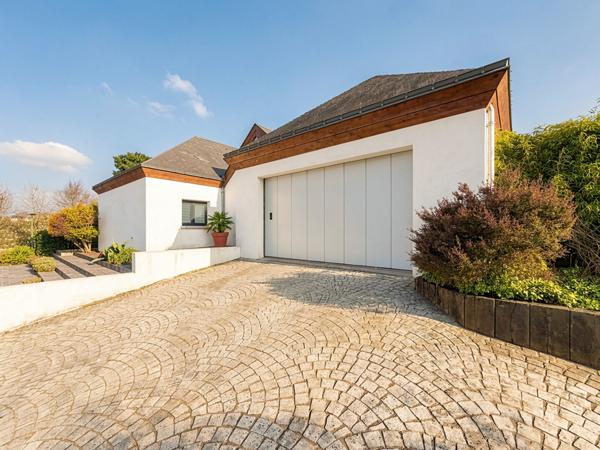 Maison d'architecte de 290m², 5 chambres et vie de plain pied. Résidence privée - Saint Caradec, Hennebont.