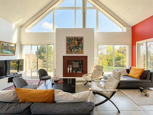 Maison d'architecte de 290m², 5 chambres et vie de plain pied. Résidence privée - Saint Caradec, Hennebont.