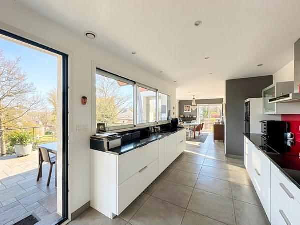 Maison d'architecte de 290m², 5 chambres et vie de plain pied. Résidence privée - Saint Caradec, Hennebont.