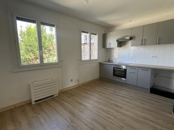 Appartement à louer 580 € CC Pechbonnieu 2 p 40 m² DPE B