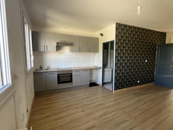 Appartement à louer 580 € CC Pechbonnieu 2 p 40 m² DPE B