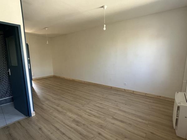 Appartement à louer 580 € CC Pechbonnieu 2 p 40 m² DPE B