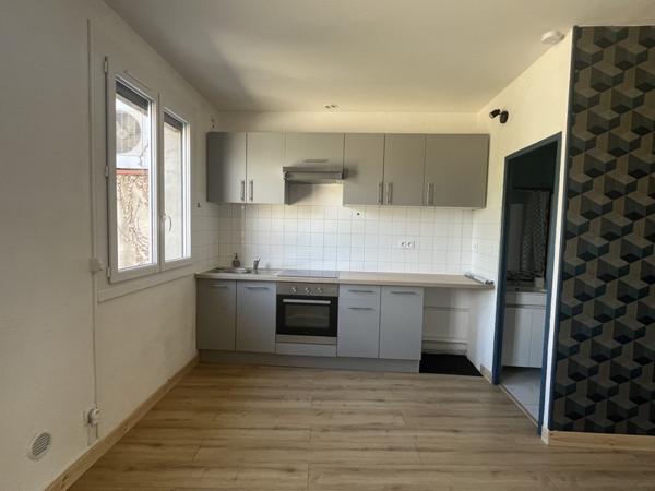Appartement à louer 580 € CC Pechbonnieu 2 p 40 m² DPE B