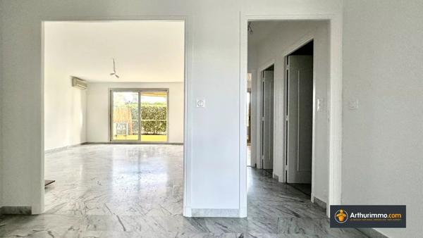 Vente                                                      Appartement
                        
                     3 pièces                      80 m2                     à Nice