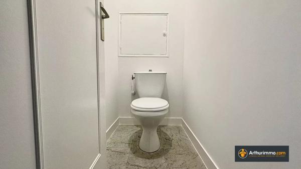 Vente                                                      Appartement
                        
                     3 pièces                      80 m2                     à Nice