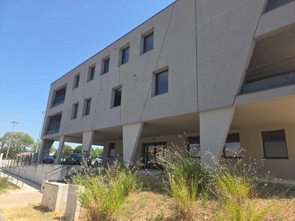 à vendre ALES (30) cabinet médical ou para-médical 96m2 actuellement kiné et 3 places de stationnement privatives.