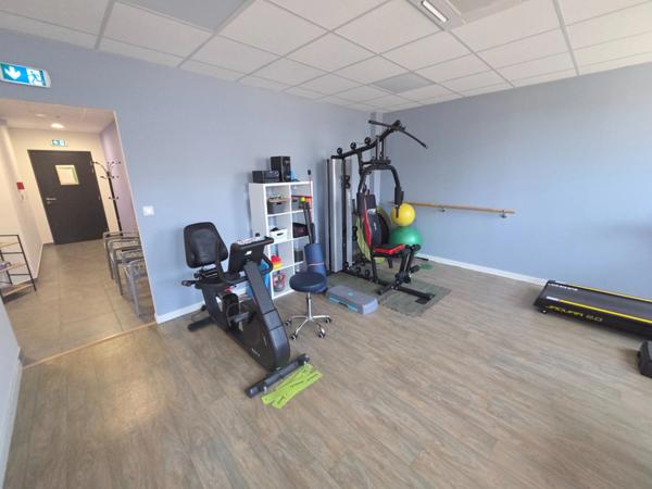 à vendre ALES (30) cabinet médical ou para-médical 96m2 actuellement kiné et 3 places de stationnement privatives.