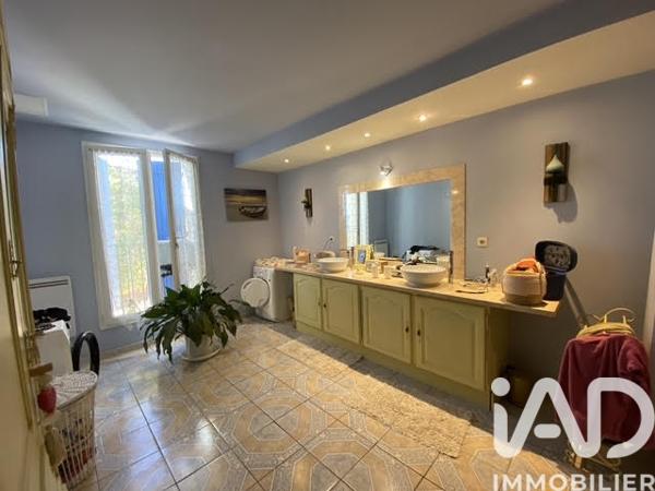 Maison à vendre 7 pièces 238 m² Courthézon