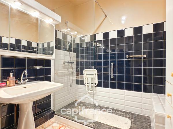 Appartement 2-3 pièces avec balcon à 400m du métro