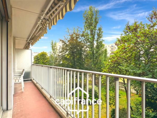 Appartement 2-3 pièces avec balcon à 400m du métro