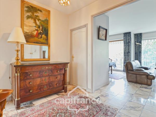 Appartement 2-3 pièces avec balcon à 400m du métro