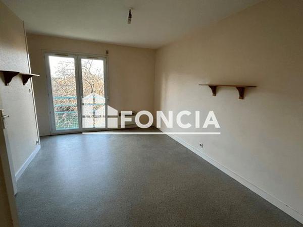 Location Studio 23 m² - 58, ROUTE DE GENCAY Poitiers 86000