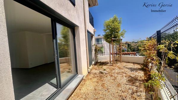 SIX FOURS LES PLAGES - CONSTRUCTION RECENTE - APPARTEMENT DE TYPE 3 -  68 m2 - TERRAIN 54 M² - PARKING EN SOUS SOL