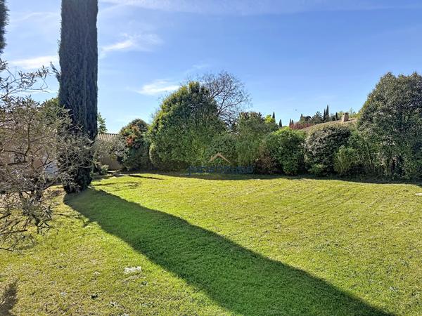 Saint-Romain-en-Viennois (84110) Une propriété provençale confidentielle dans un écrin de verdure, à proximité immédiate de Vaison-la-Romaine