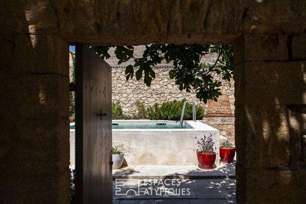 Hôtel Particulier du XVIIe revisité, en coeur de village