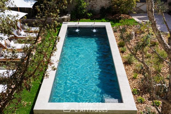 Hôtel Particulier du XVIIe revisité, en coeur de village