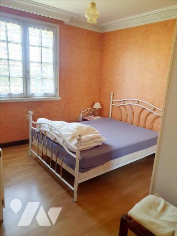 -REVILLE- AUX ABORDS DES COMMODITES-